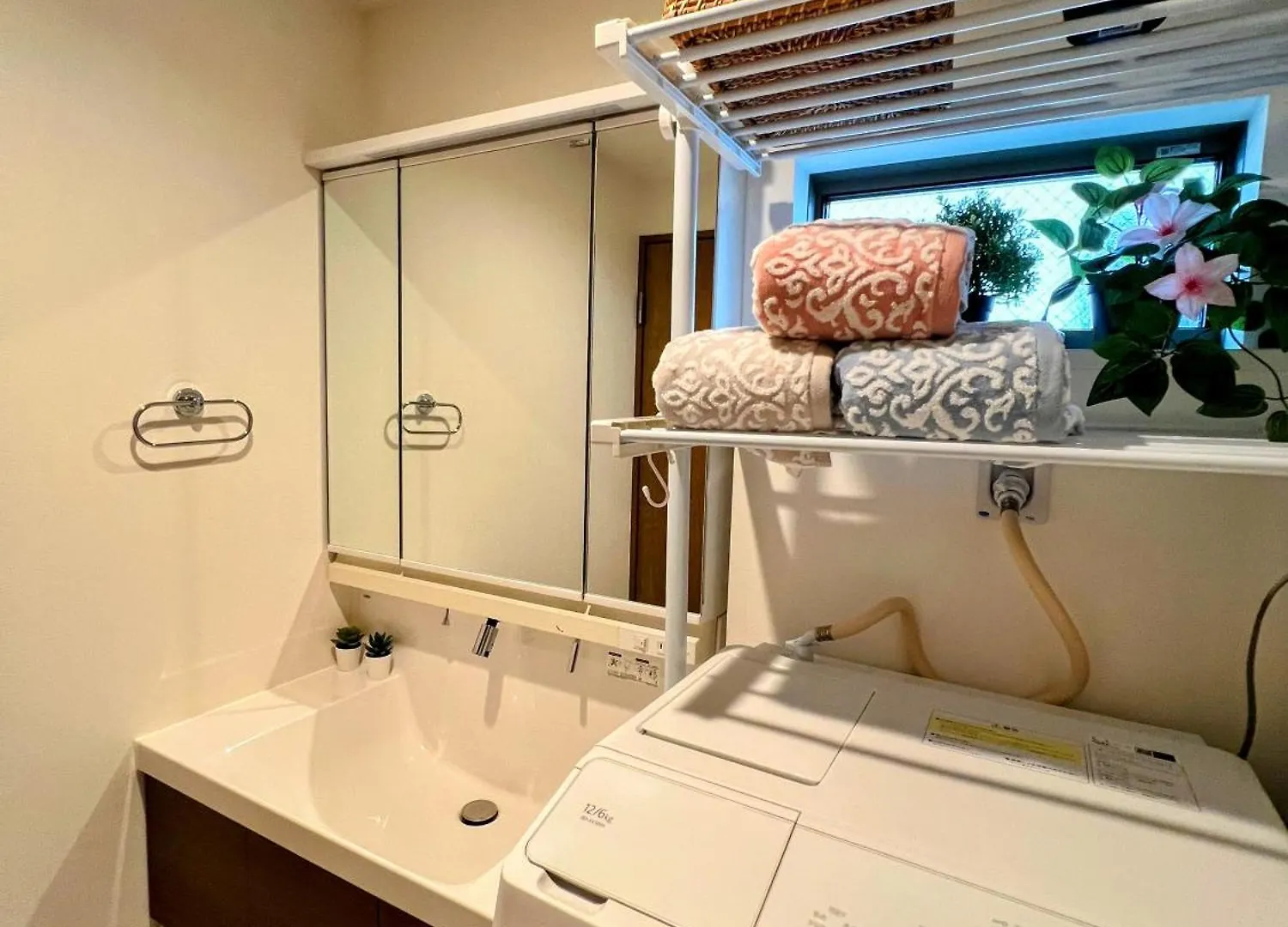 Brand New Modern Haven 7-Min Walk To Shinkoenji Station 9-Min Train To Shinjuku Villa Tokyo Holiday home
