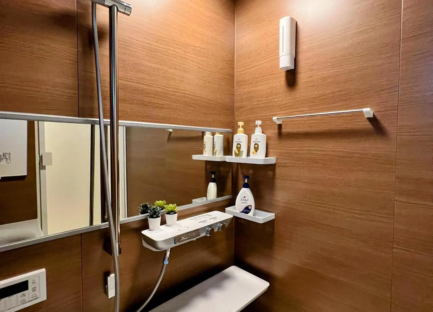 Brand New Modern Haven 7-Min Walk To Shinkoenji Station 9-Min Train To Shinjuku Villa Tokyo Holiday home